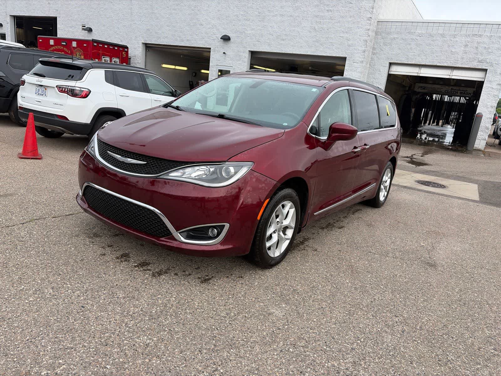 Certified 2017 Chrysler Pacifica Touring-L w/ Tire & Wheel Group FWD image 1
