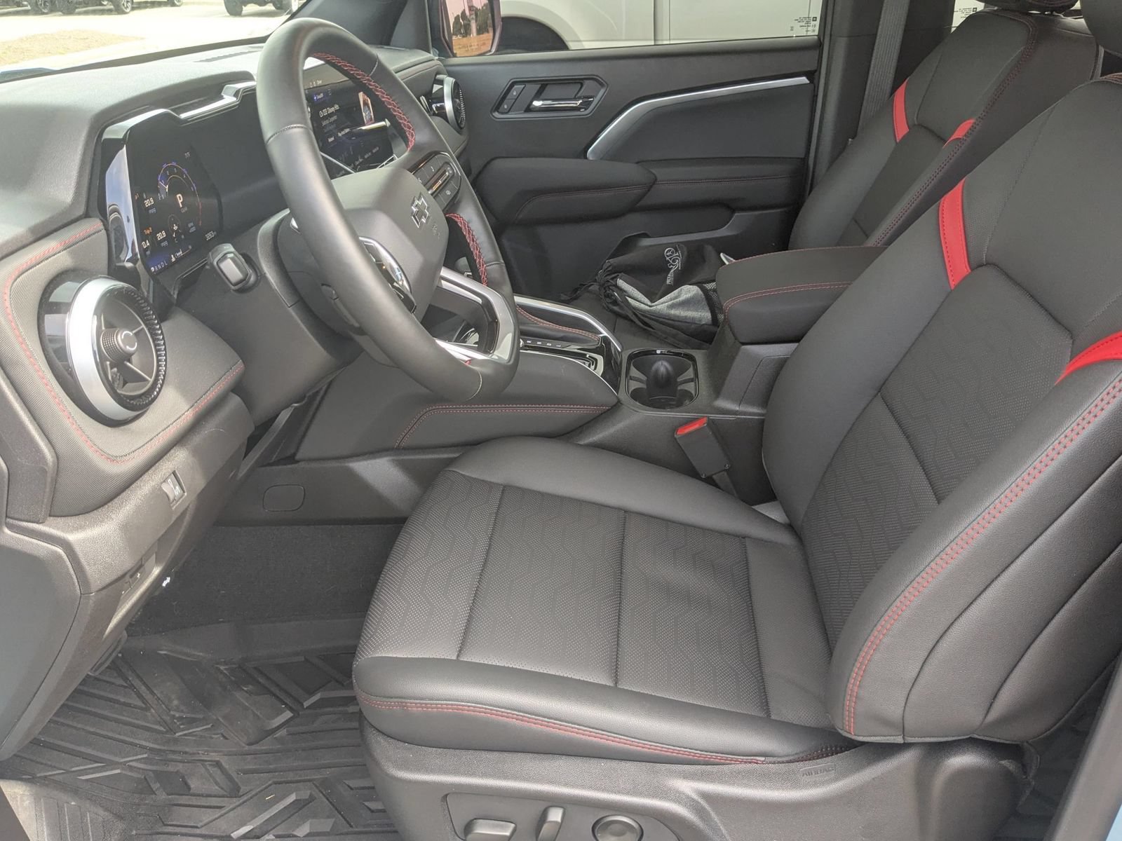 Used 2026 Chevrolet Colorado Z71 w/ Z71 Convenience Package 2 AWD/4WD image 13