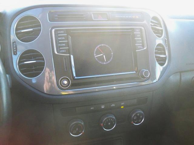 Used 2017 Volkswagen Tiguan Limited w/ Premium Package image 12