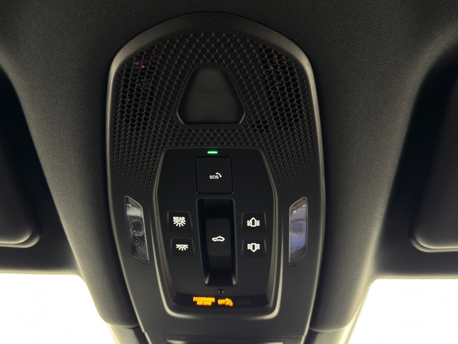 Used 2024 Porsche Cayenne w/ Sport Chrono Package image 34