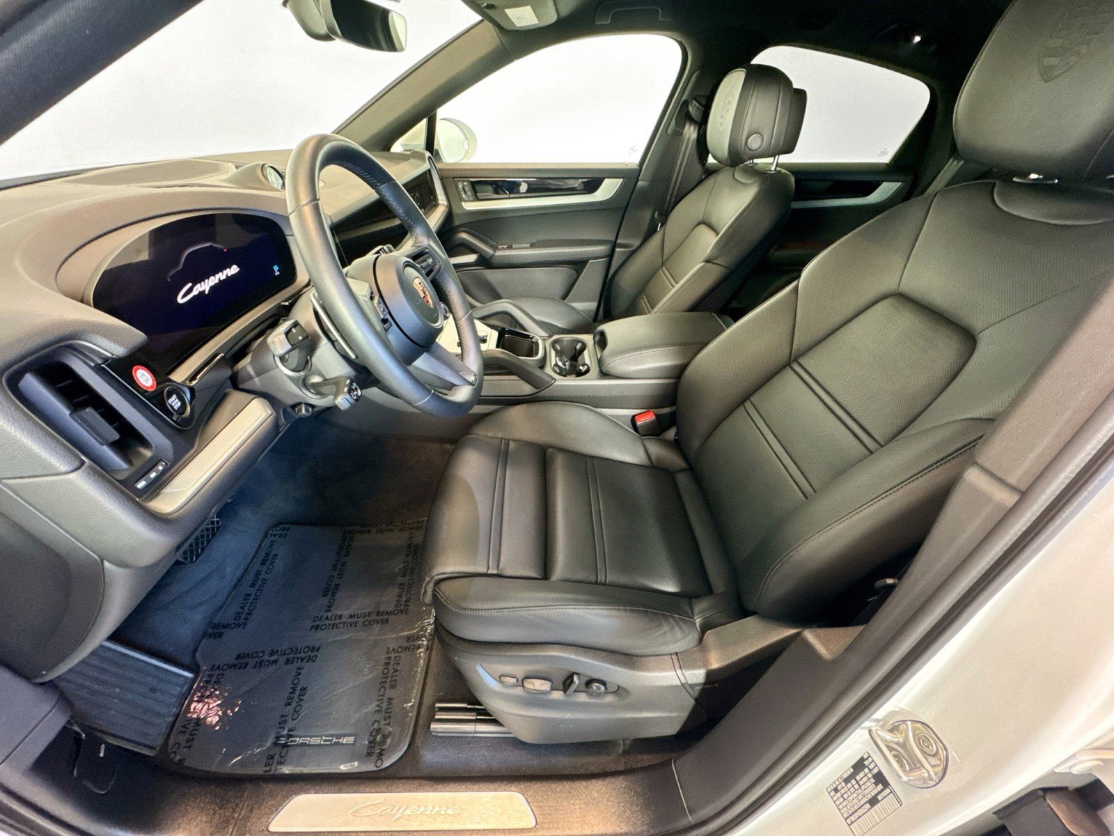 Certified 2025 Porsche Cayenne Coupe AWD/4WD image 5