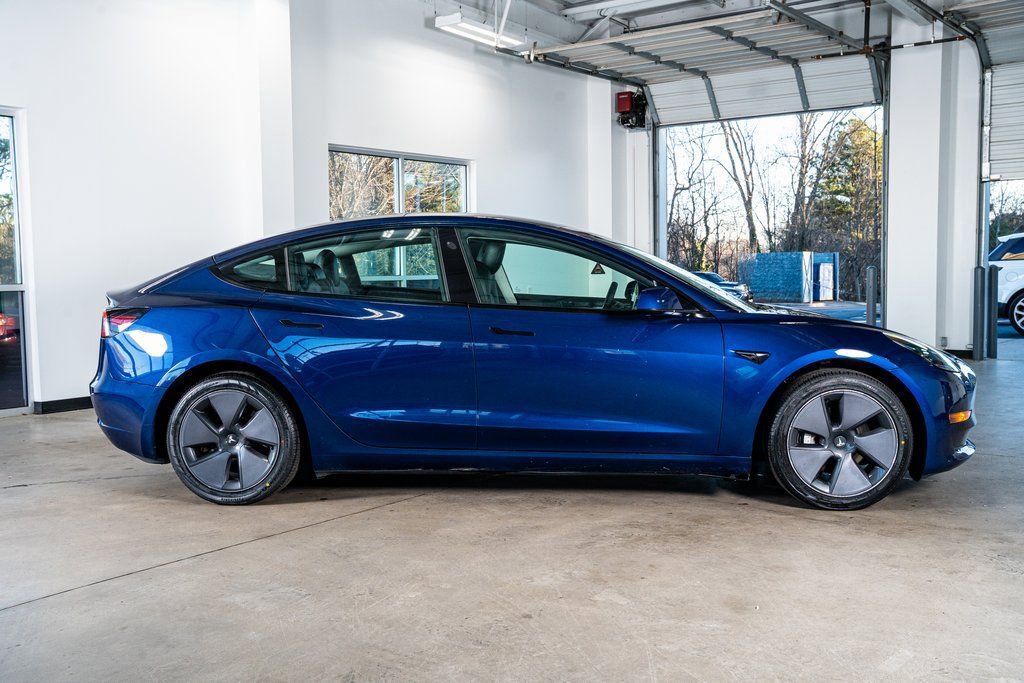 Used 2023 Tesla Model 3 Standard Range image 5