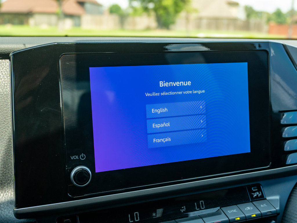 Used 2025 Toyota Camry SE w/ Convenience Package FWD image 23