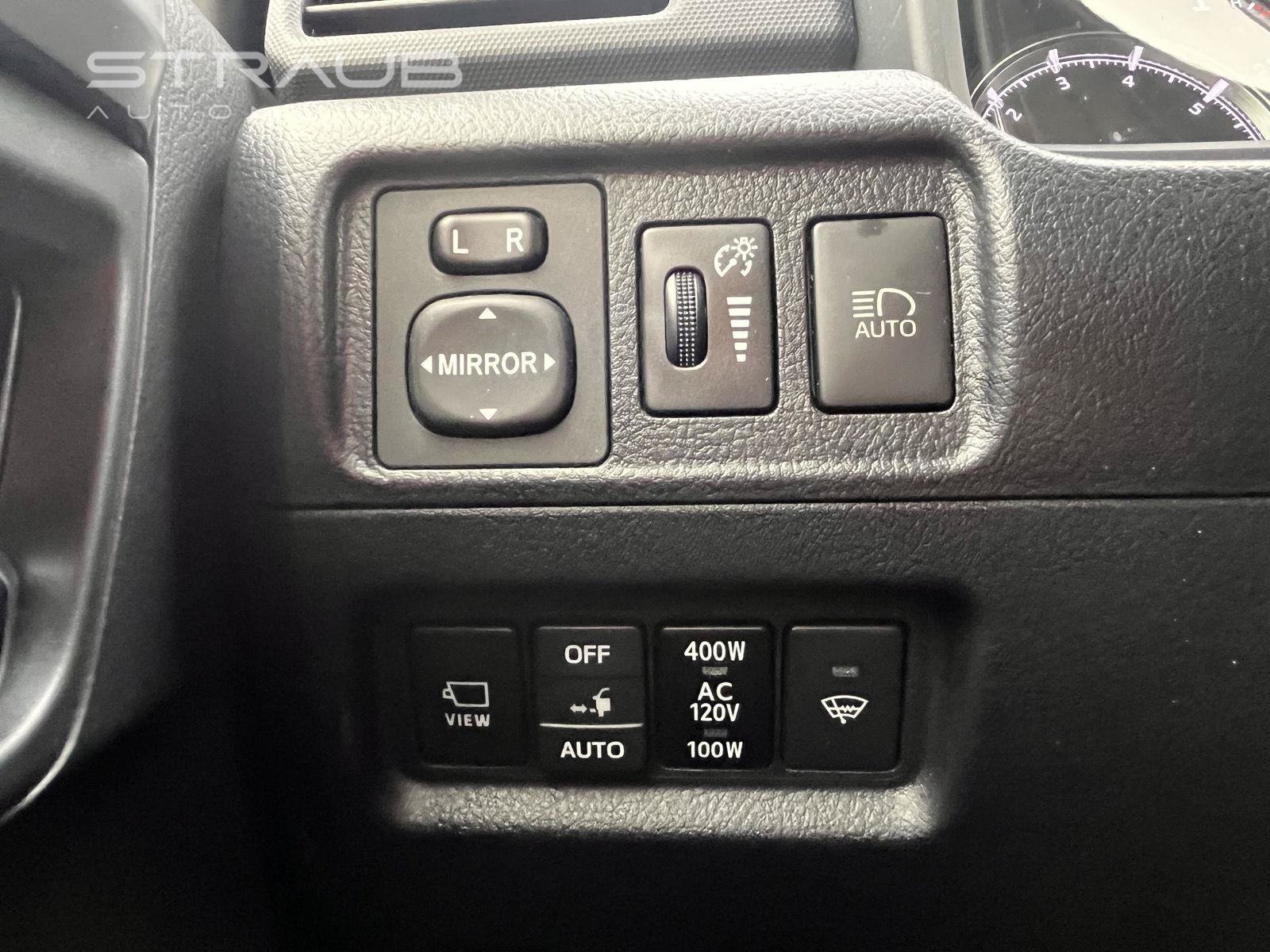 Used 2022 Toyota 4Runner Limited AWD/4WD image 25