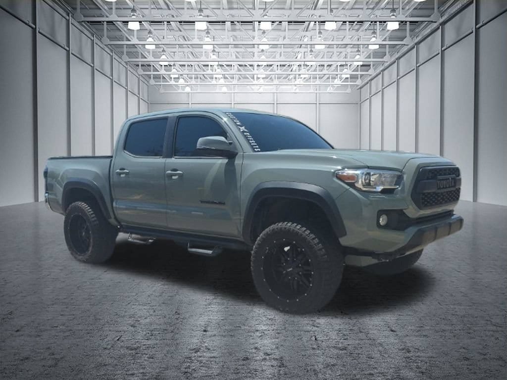 Used 2022 Toyota Tacoma TRD Off-Road w/ Black Out Package (TMS) AWD/4WD image 8