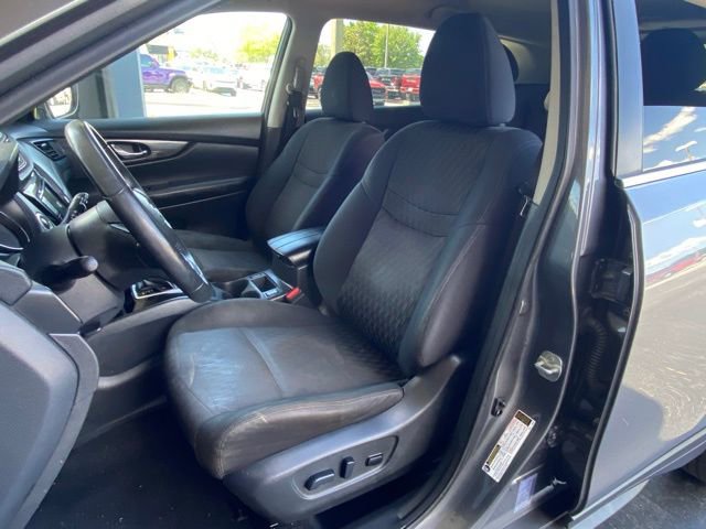 Used 2018 Nissan Rogue SV FWD image 15