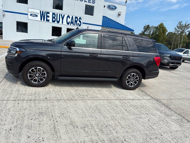 Used 2024 Ford Expedition XLT AWD/4WD image 12