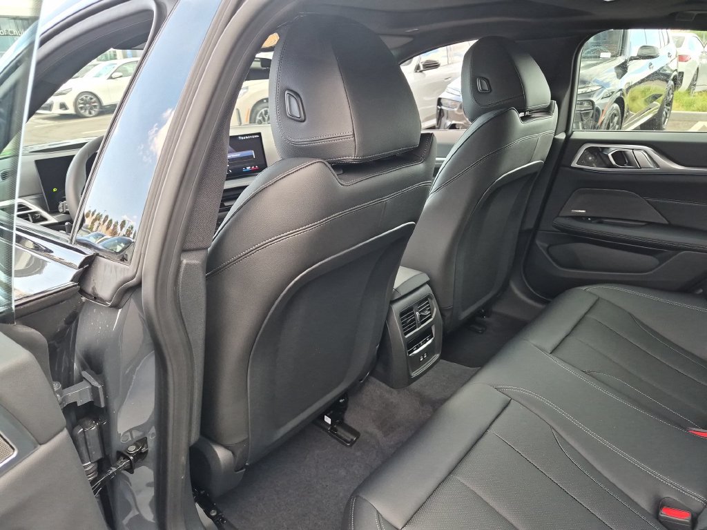 New 2026 BMW i4 eDrive40 w/ M Sport Package RWD image 36