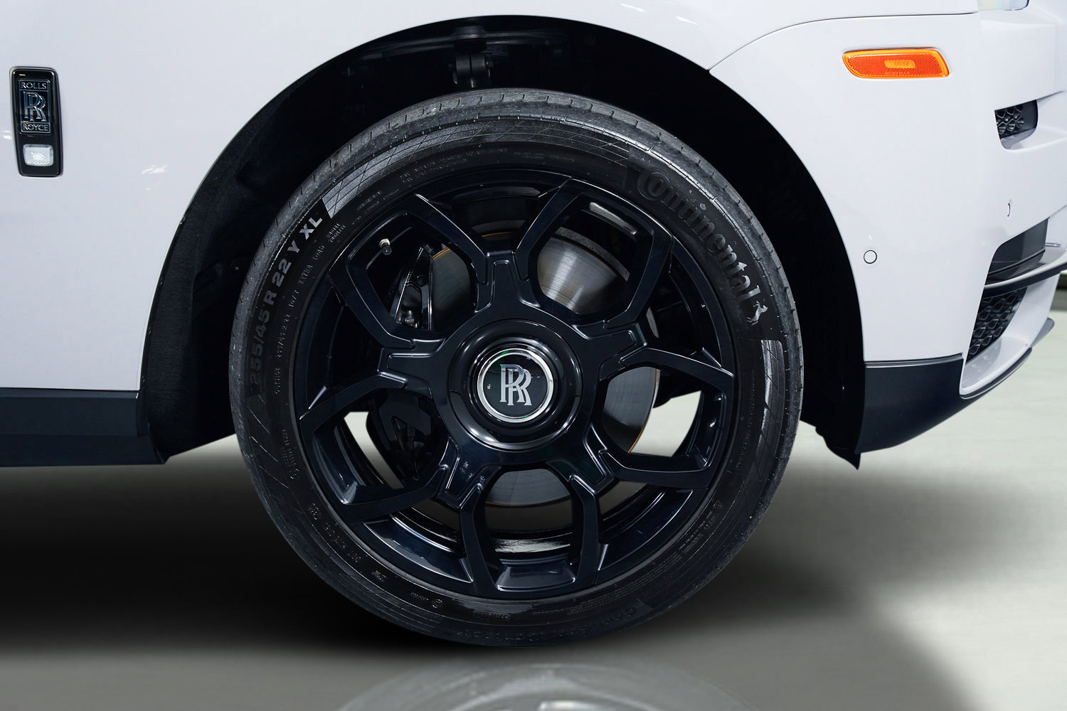 Used 2024 Rolls-Royce Cullinan Black Badge image 11