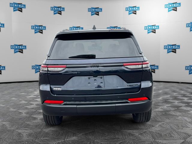 Certified 2024 Jeep Grand Cherokee Limited w/ Black Appearance Package image 5