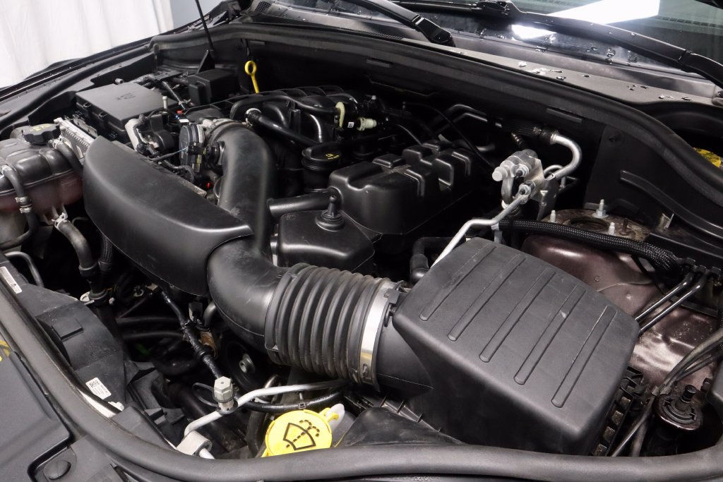 Used 2025 Dodge Durango GT AWD/4WD image 17