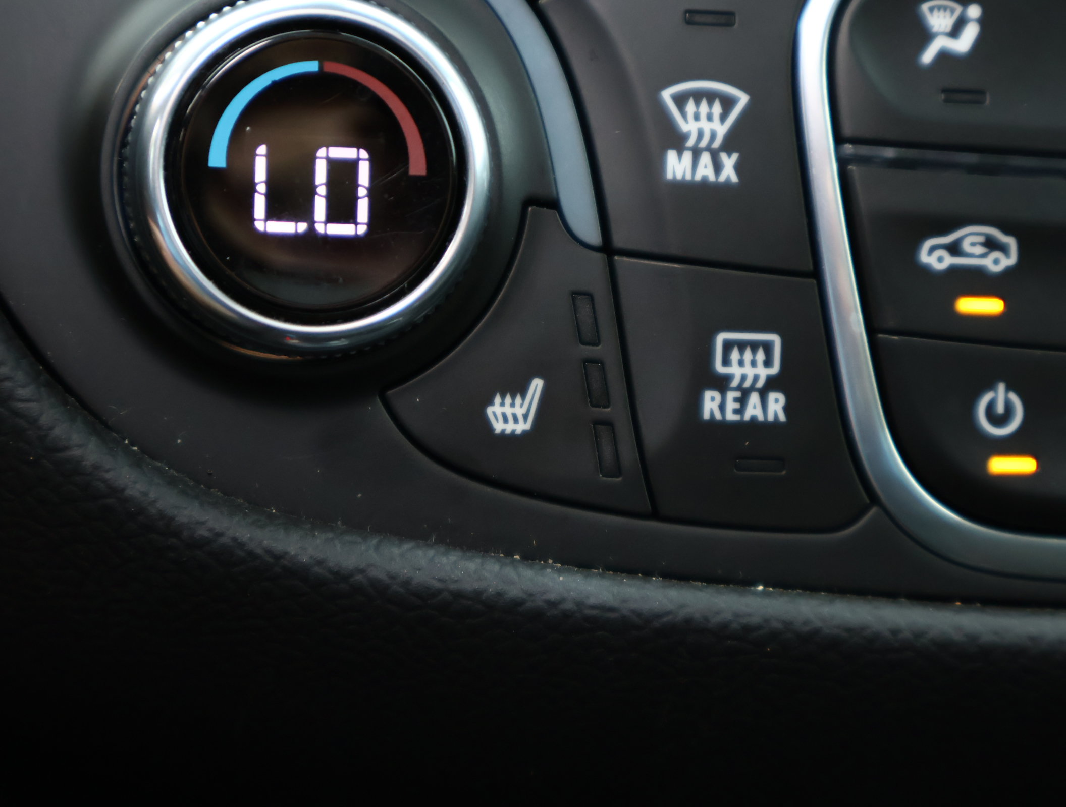 Used 2024 Chevrolet Equinox LT w/ LPO, Floor Liner Package FWD image 5