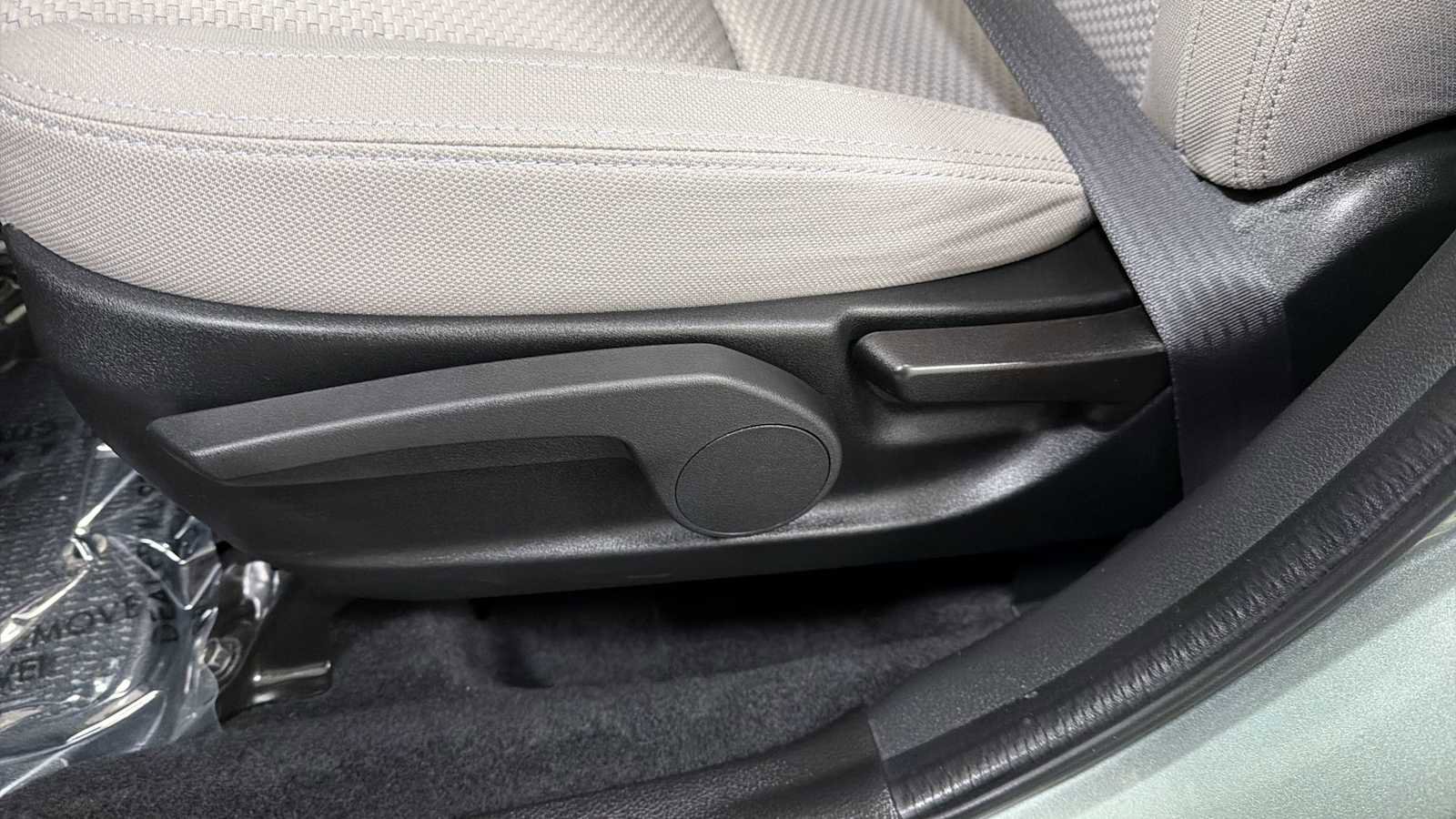 Used 2017 Subaru Forester 2.5i w/ Alloy Wheel Package AWD/4WD image 14