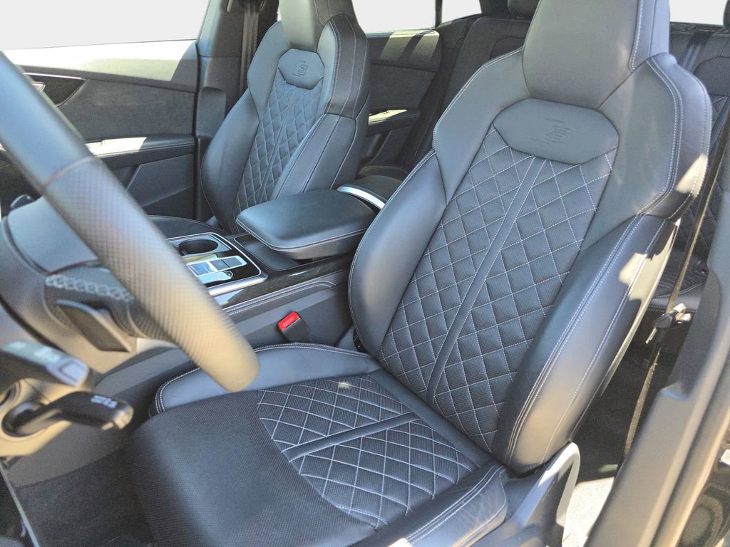 Certified 2022 Audi SQ8 Premium Plus w/ Executive Package AWD/4WD image 16