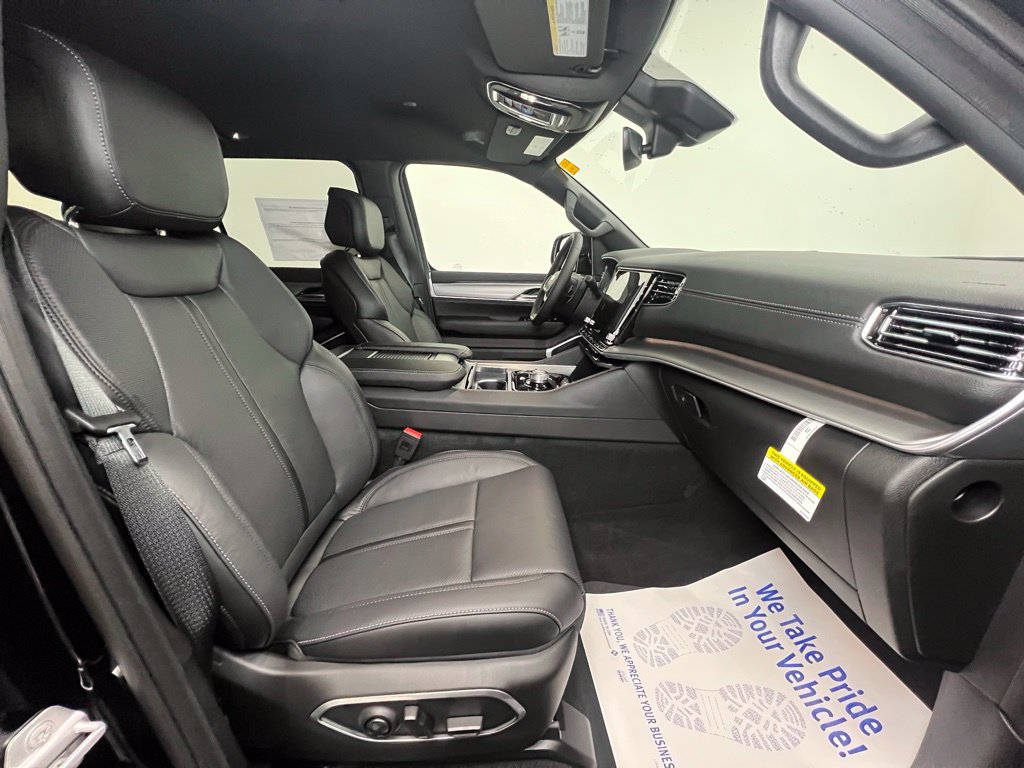 New 2026 Jeep Grand Wagoneer Limited AWD/4WD image 11