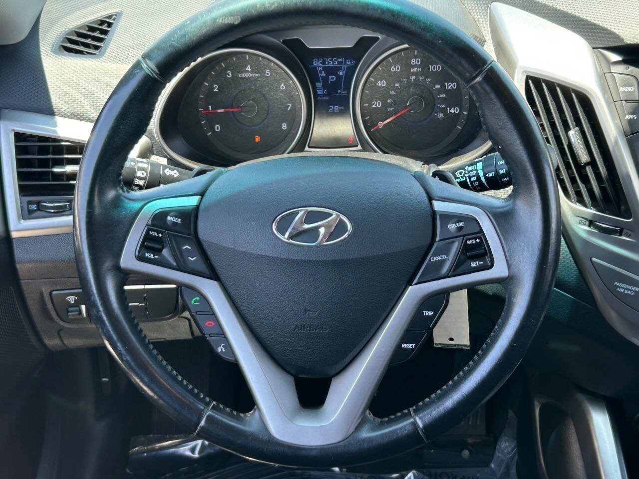 Used 2017 Hyundai Veloster FWD image 20