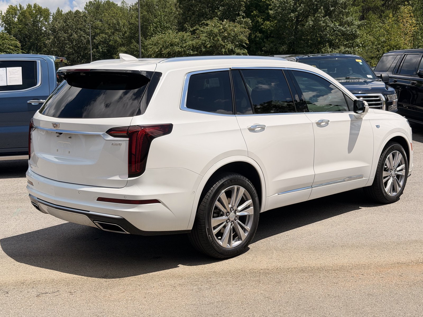 Used 2024 Cadillac XT6 Premium Luxury w/ Technology Package AWD/4WD image 12