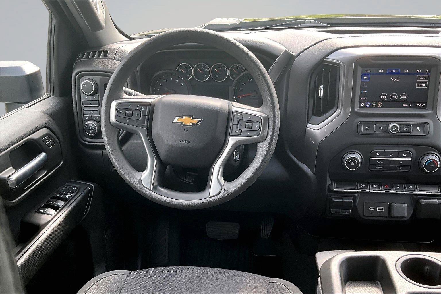 Used 2022 Chevrolet Silverado 2500 Custom w/ Custom Value Package AWD/4WD image 7