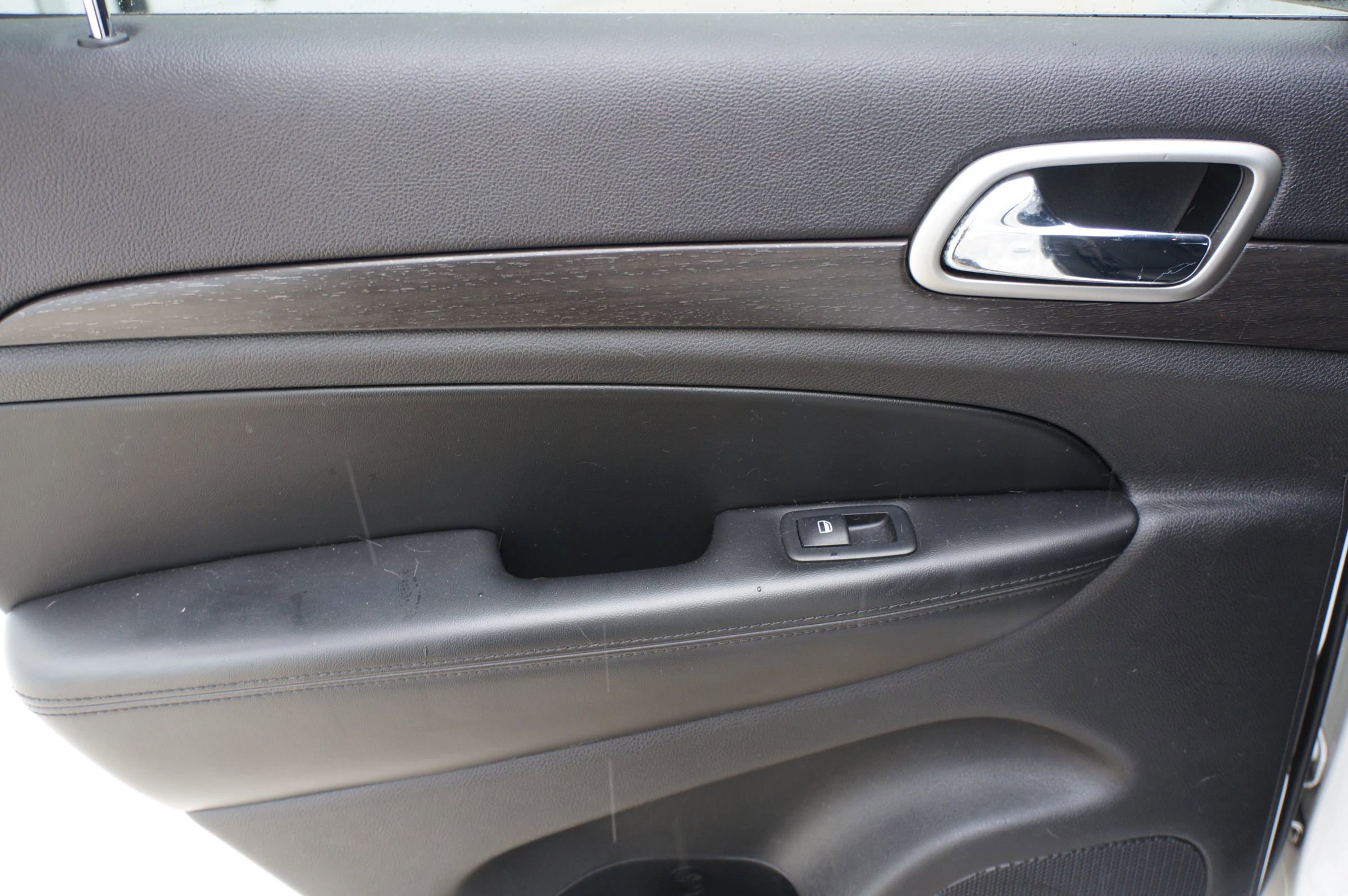 Used 2018 Jeep Grand Cherokee Laredo image 27