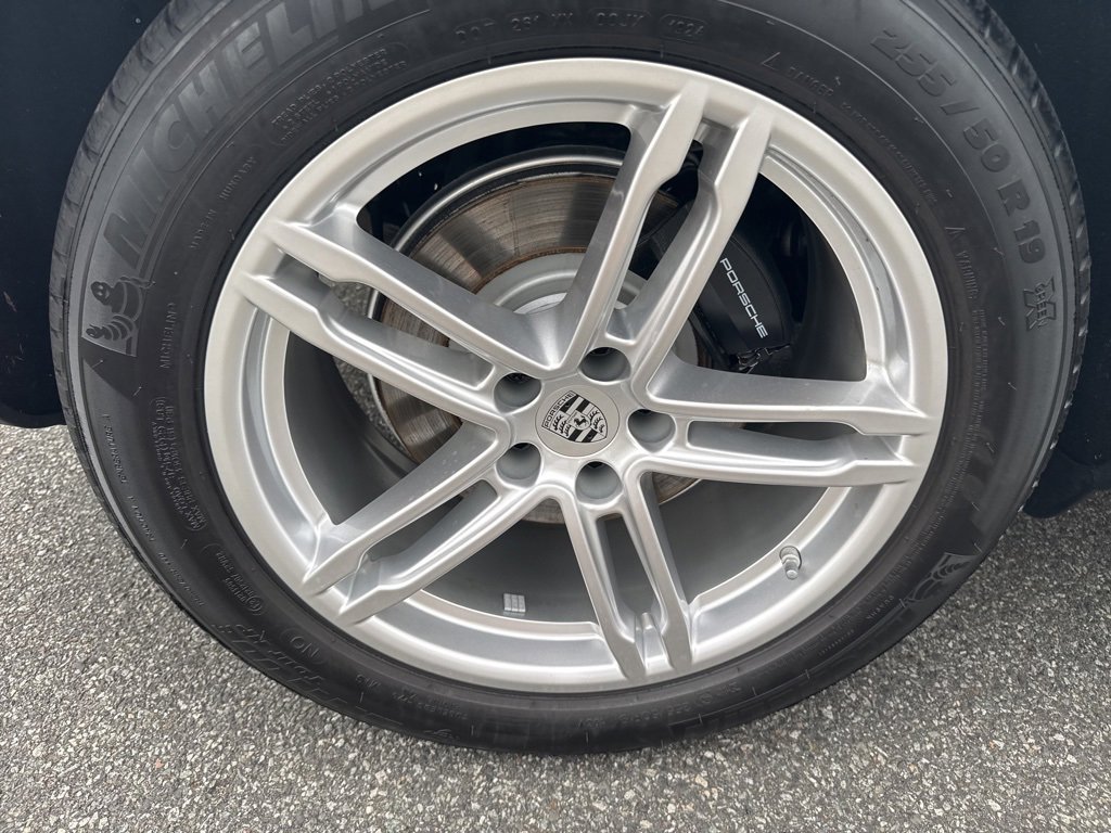 Used 2025 Porsche Macan image 10