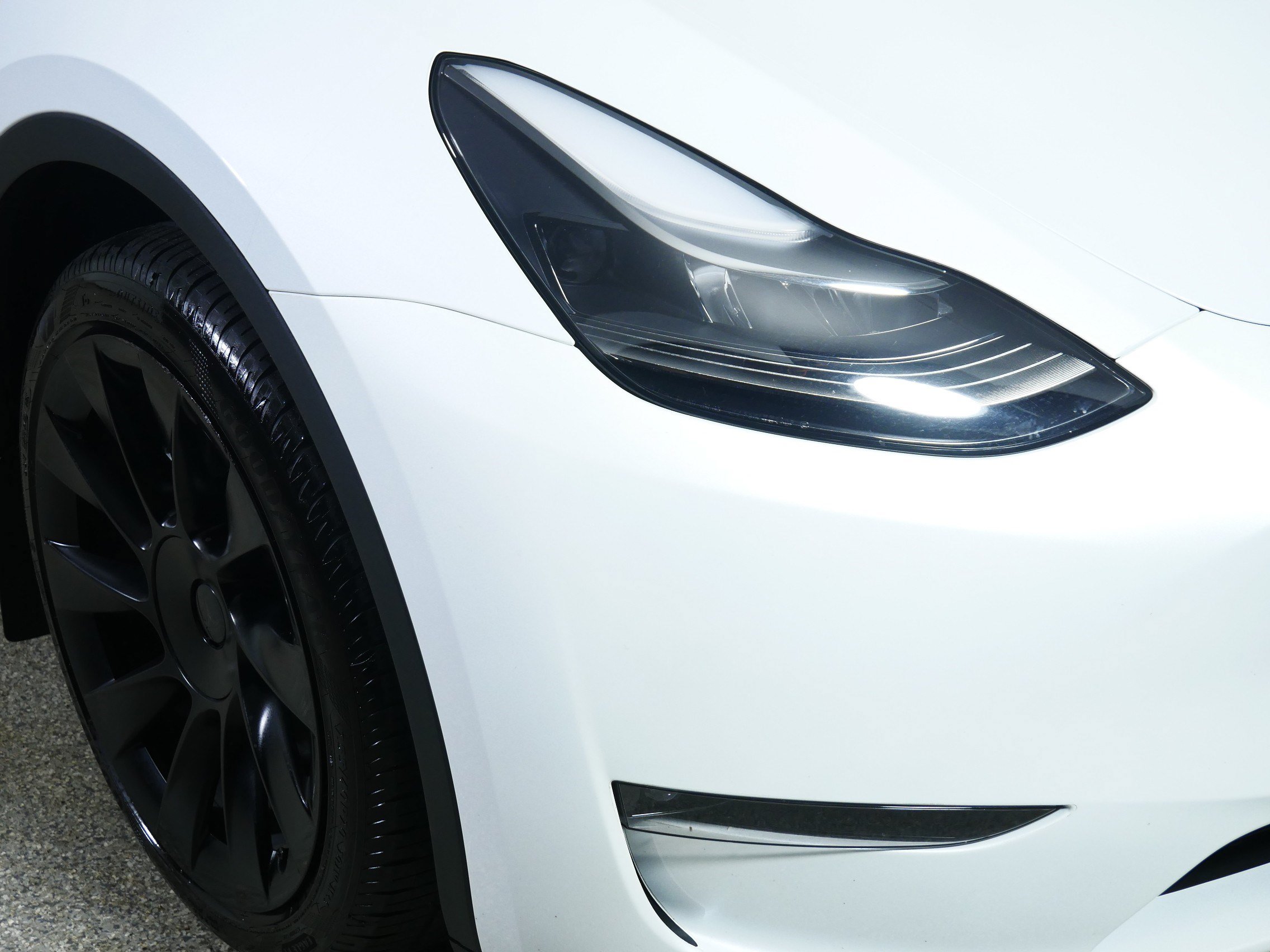 Used 2023 Tesla Model Y Long Range AWD/4WD image 16