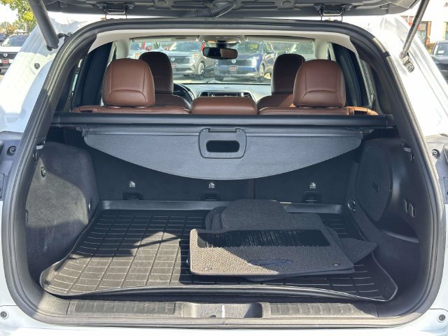 Used 2019 Jeep Cherokee Overland w/ Technology Group AWD/4WD image 11
