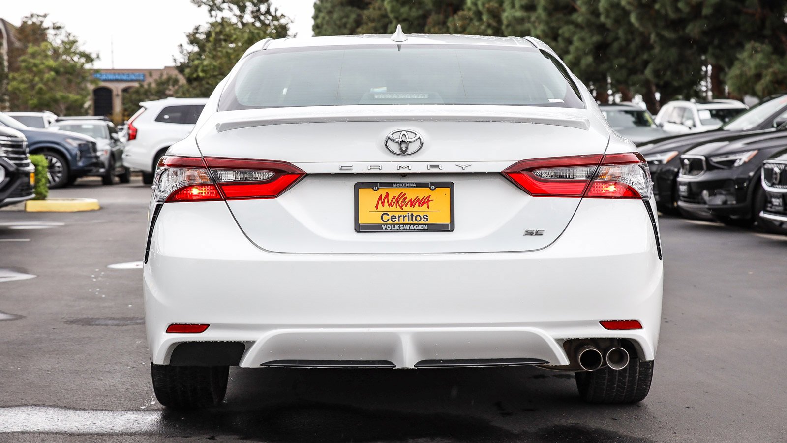 Used 2023 Toyota Camry SE image 10