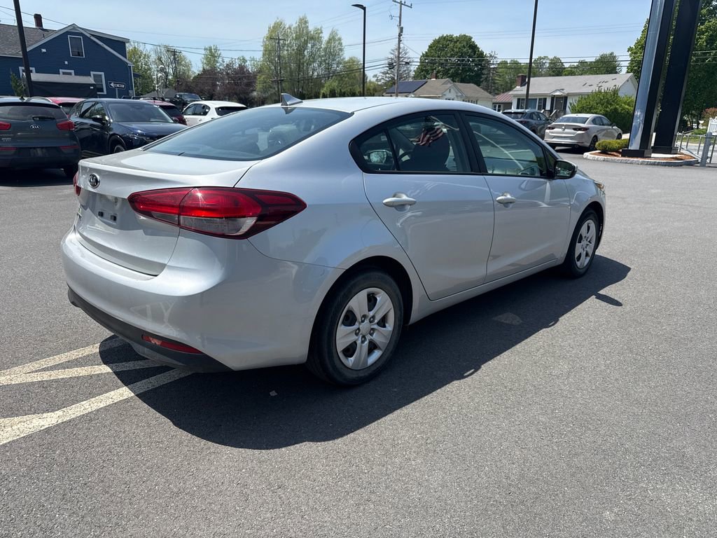 Used 2017 Kia Forte LX FWD image 6