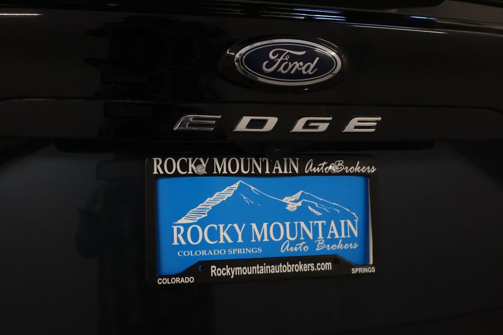 Used 2024 Ford Edge Titanium image 10