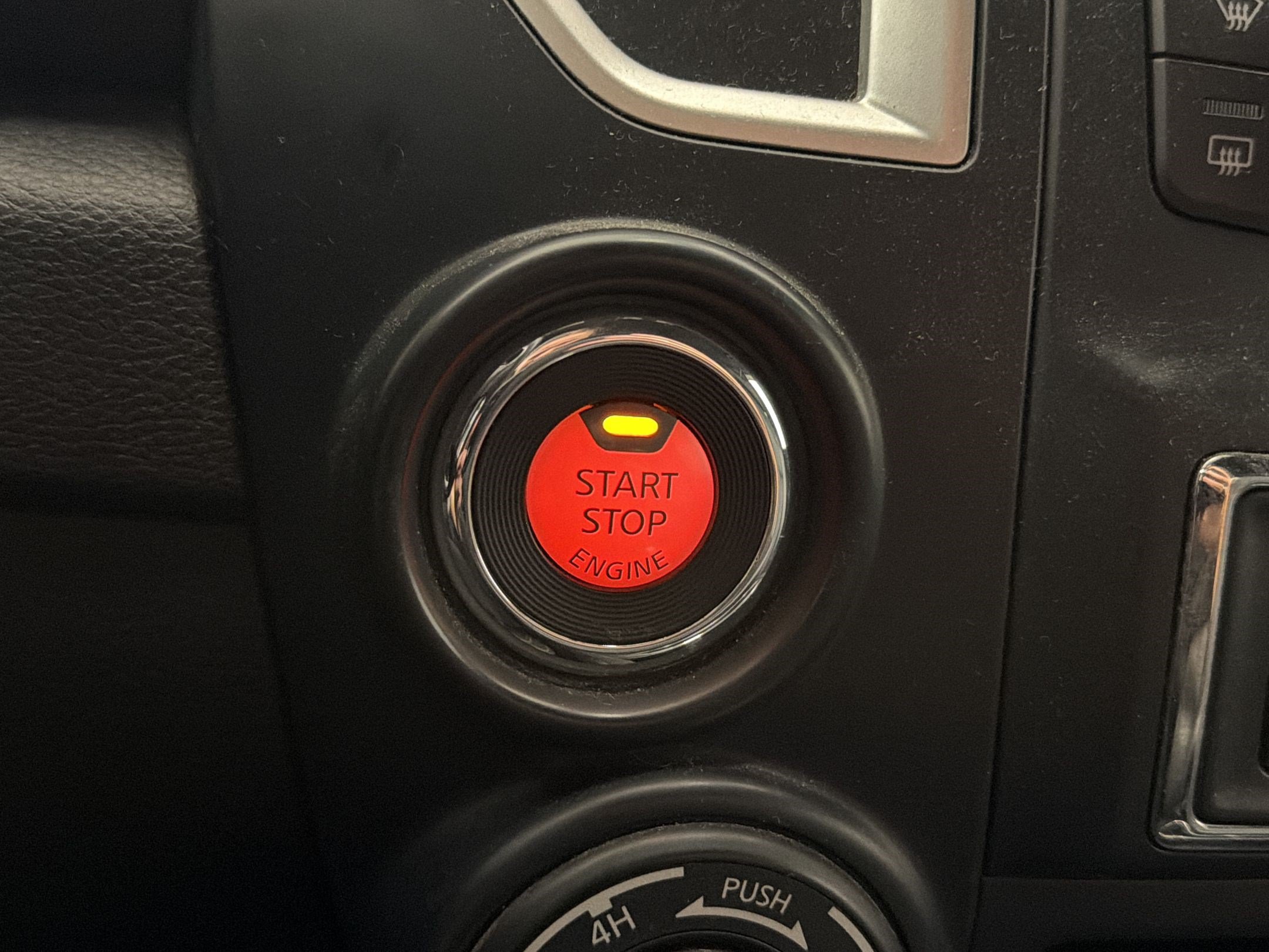 Used 2019 Nissan Titan SL w/ Midnight Edition AWD/4WD image 17