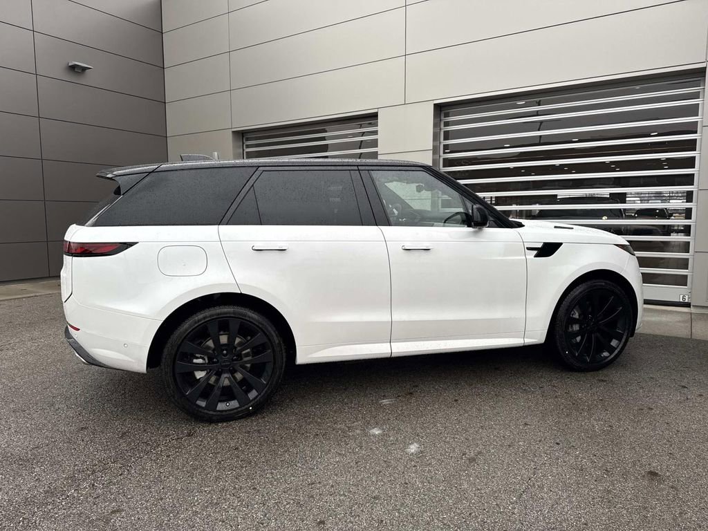 New 2026 Land Rover Range Rover Sport Dynamic SE image 7