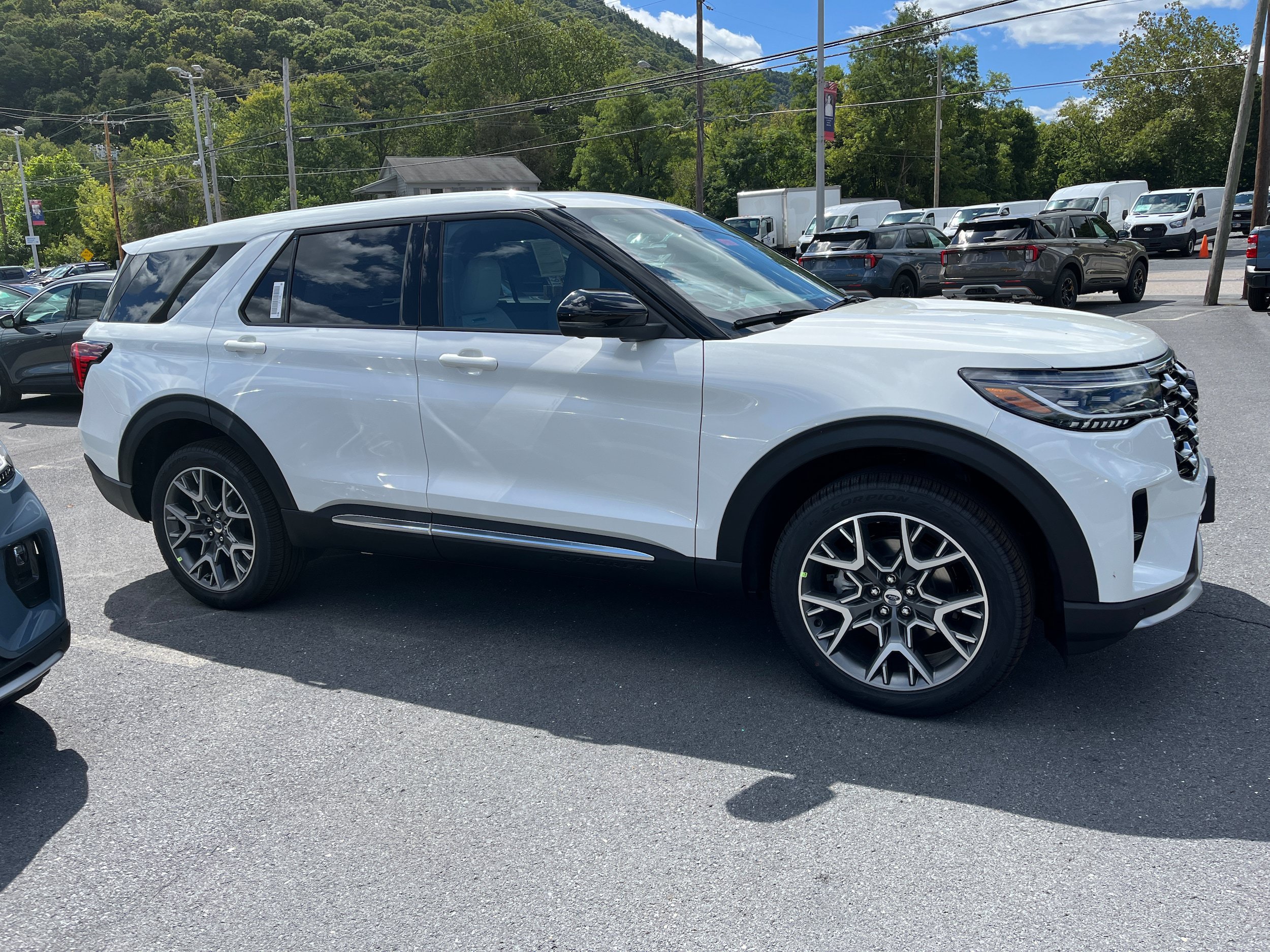 New 2027 Ford Explorer Platinum AWD/4WD image 5