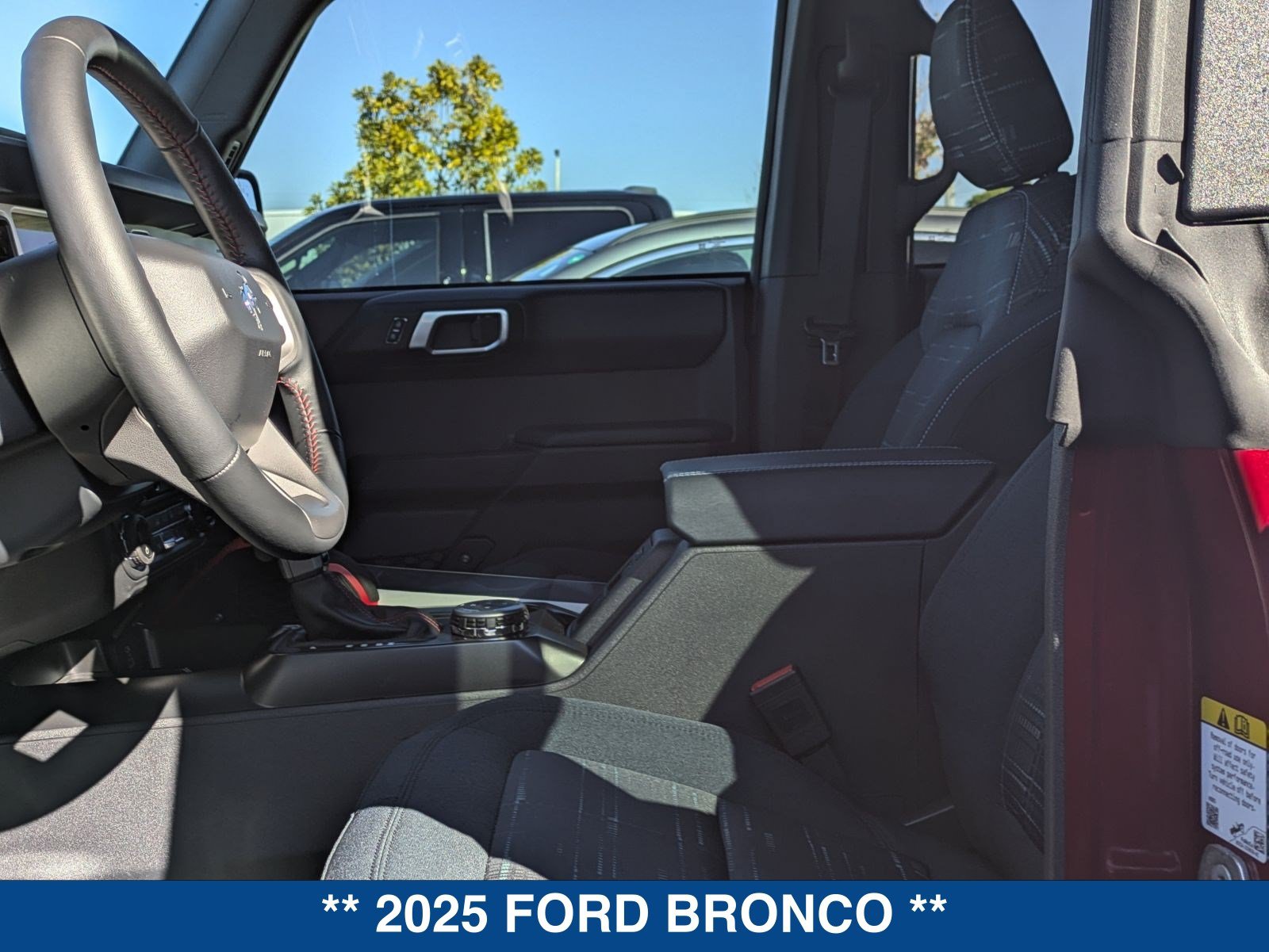 Used 2025 Ford Bronco Heritage Edition AWD/4WD image 49