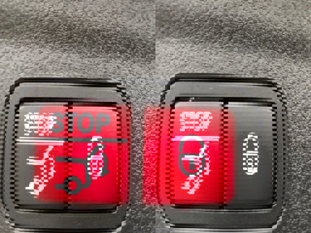 Certified 2022 Mercedes-Benz GLE 350 4MATIC w/ AMG Line Exterior image 38