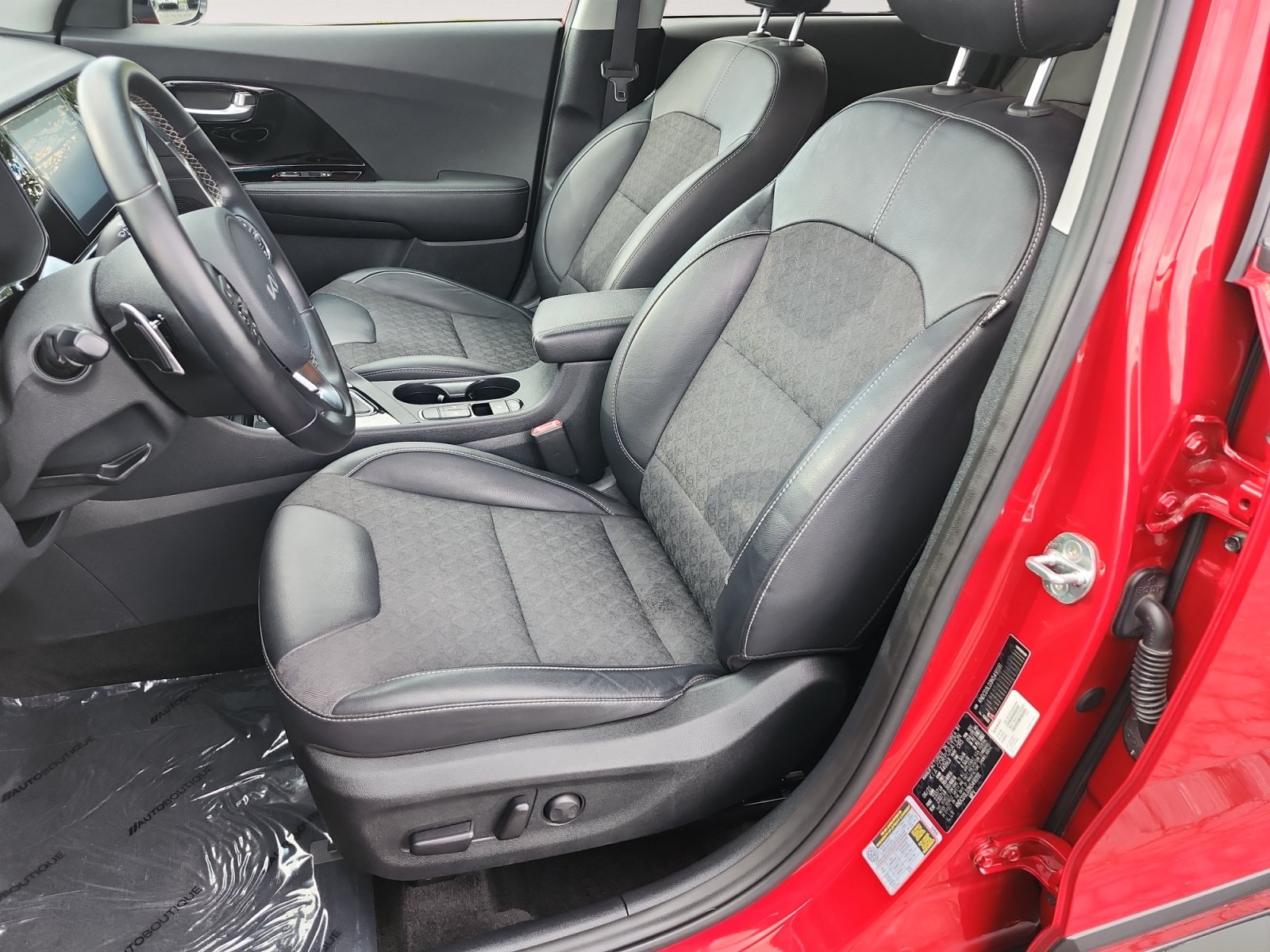 Used 2022 Kia Niro EX FWD image 10