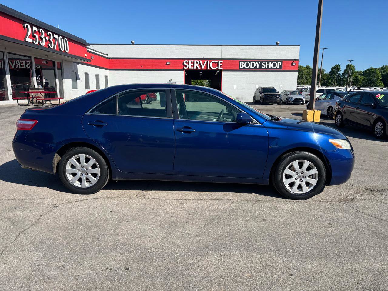 Used 2009 Toyota Camry XLE FWD image 2