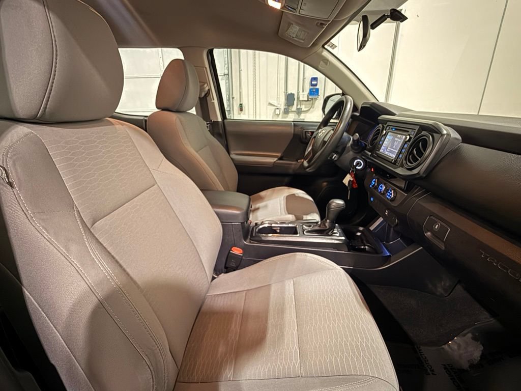 Used 2017 Toyota Tacoma SR w/ SR Convenience Package RWD image 27