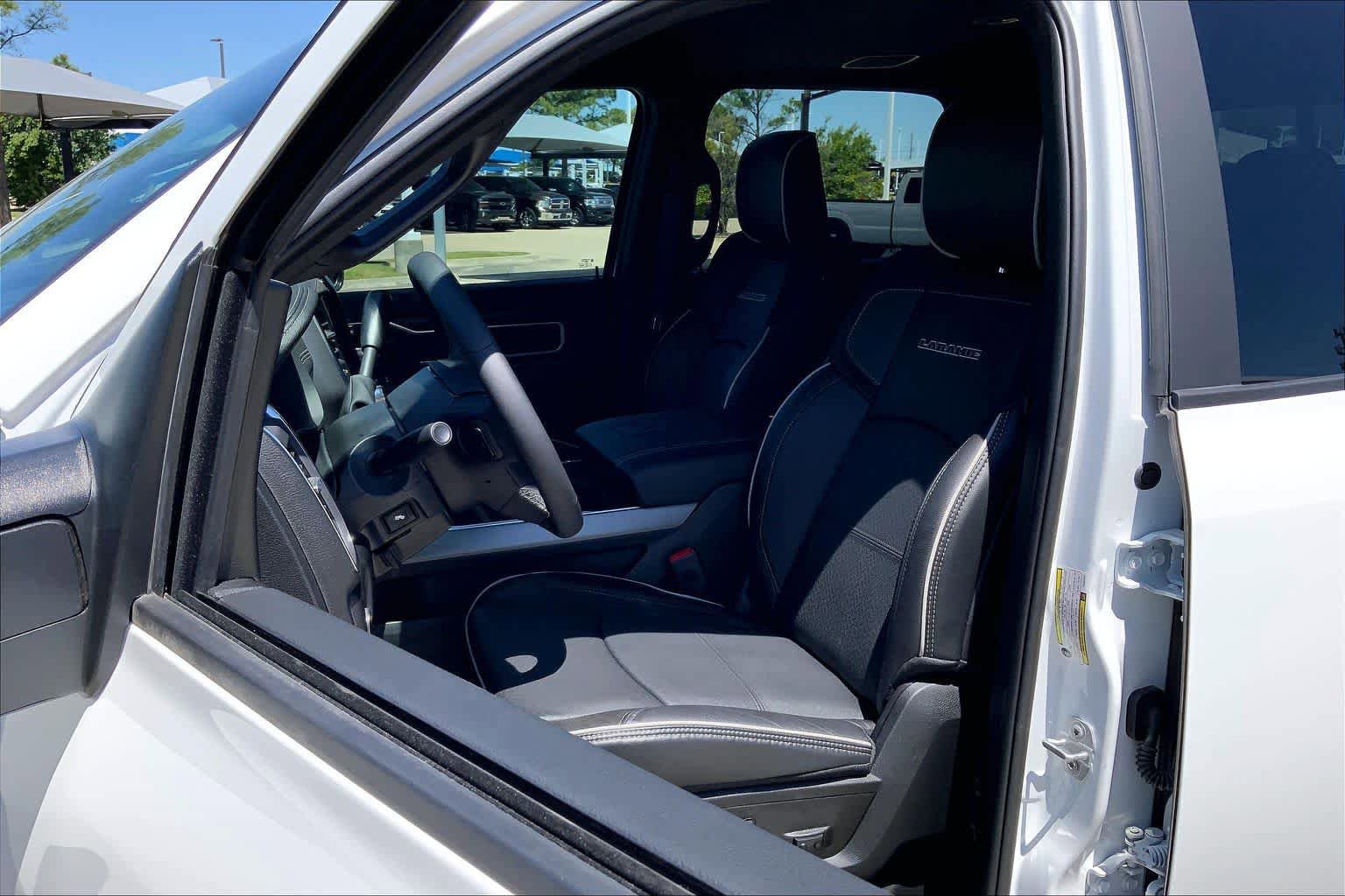 New 2026 RAM 2500 Laramie AWD/4WD image 9
