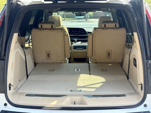 Certified 2024 Cadillac Escalade Premium Luxury AWD/4WD image 17