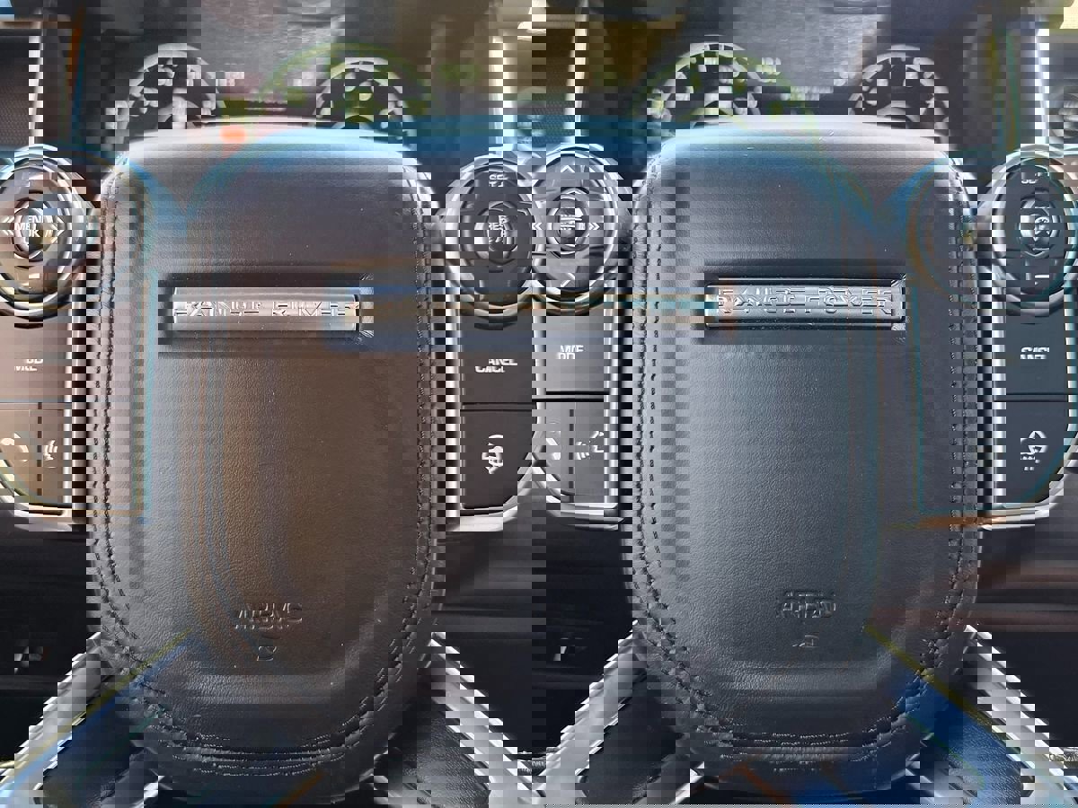 Used 2017 Land Rover Range Rover HSE image 34