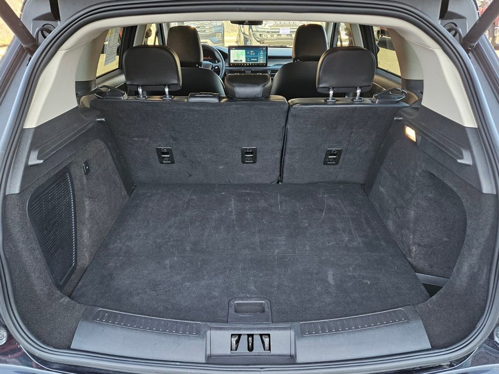 Used 2023 Lincoln Corsair AWD image 25