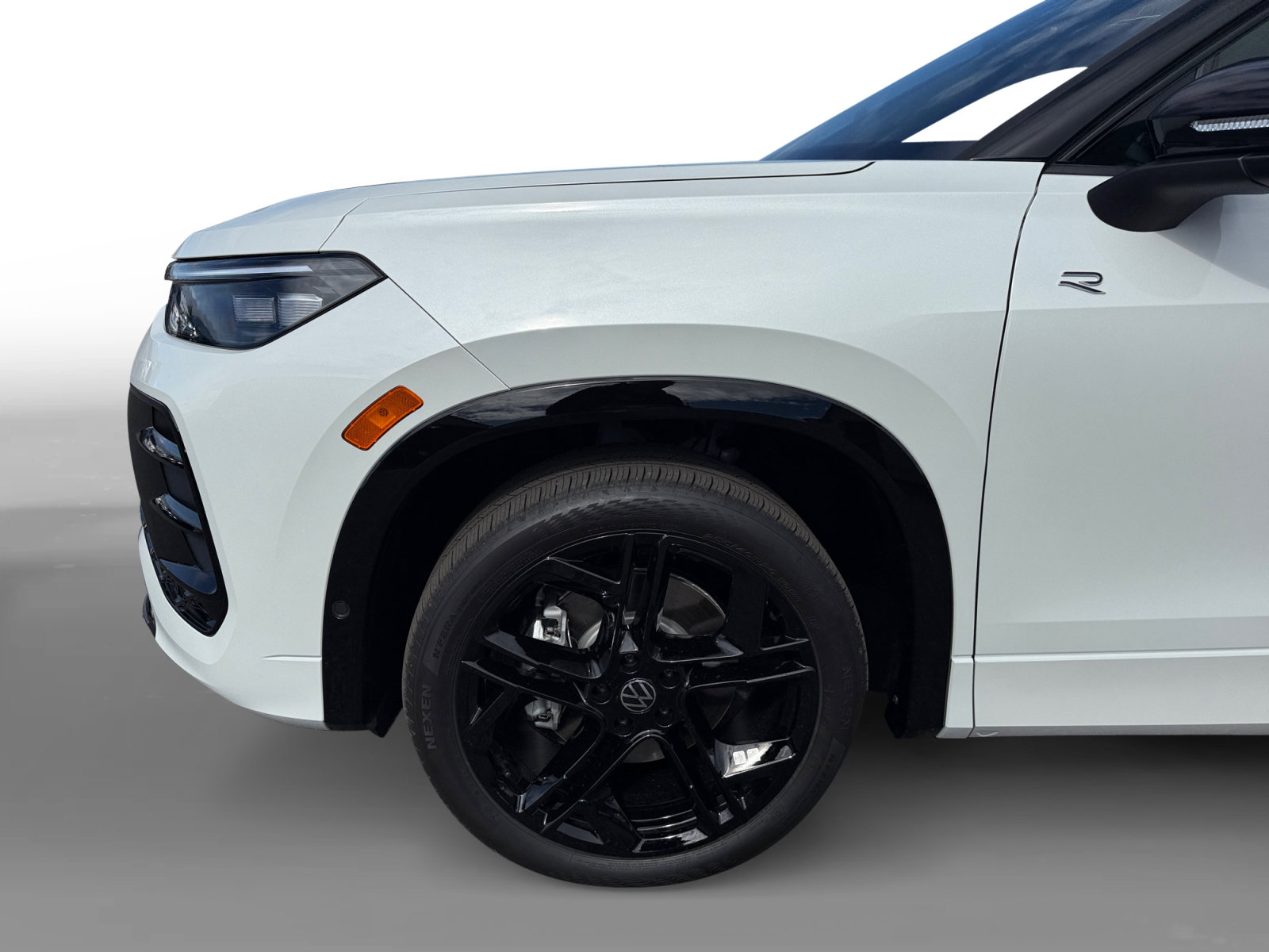 New 2026 Volkswagen Tiguan SE R-Line AWD/4WD image 9
