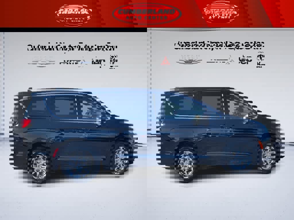 New 2026 Chrysler Voyager LX image 9