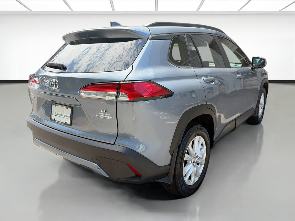 Used 2024 Toyota Corolla Cross LE FWD image 7