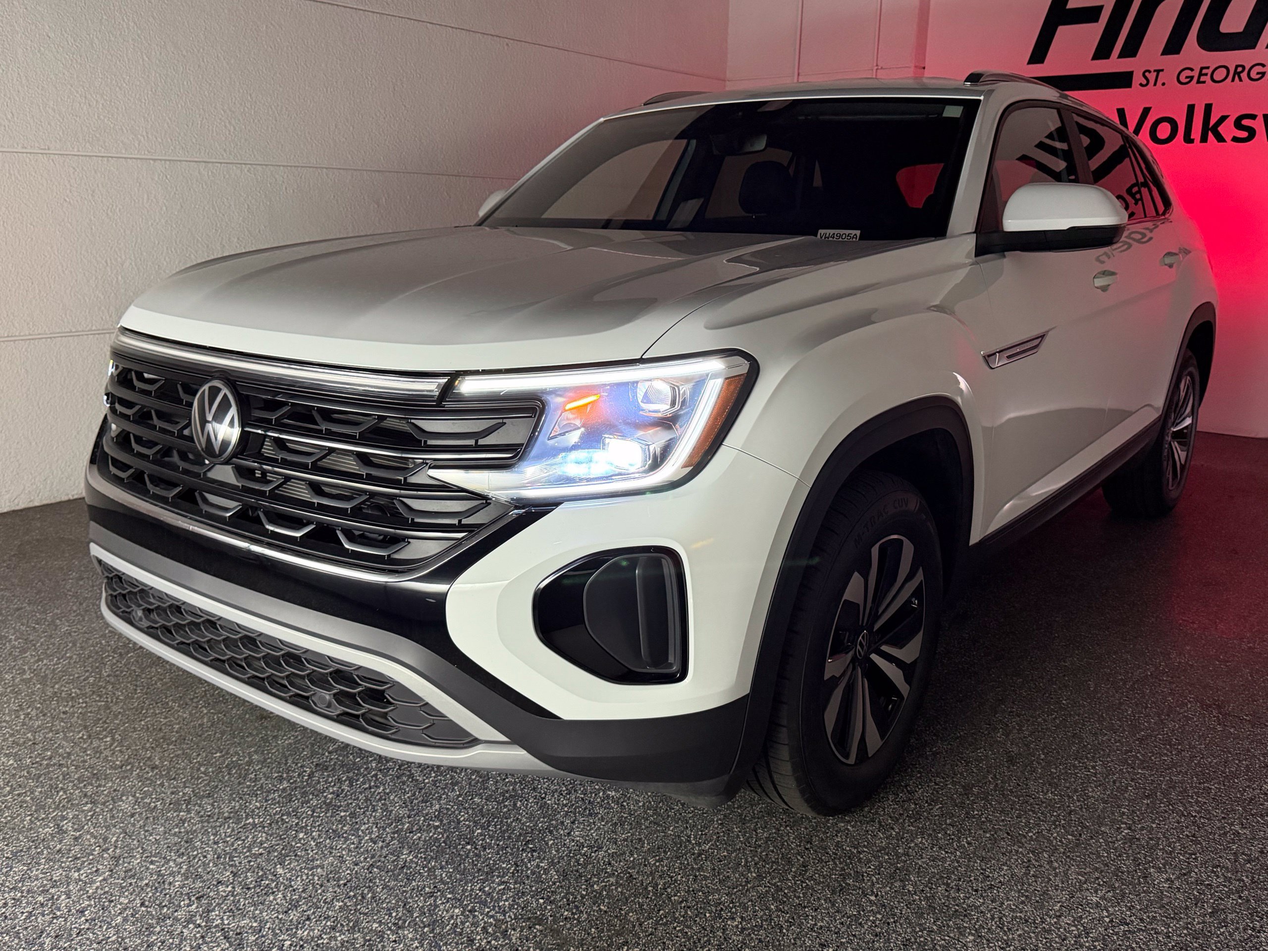 Certified 2024 Volkswagen Atlas Cross Sport SE FWD image 45