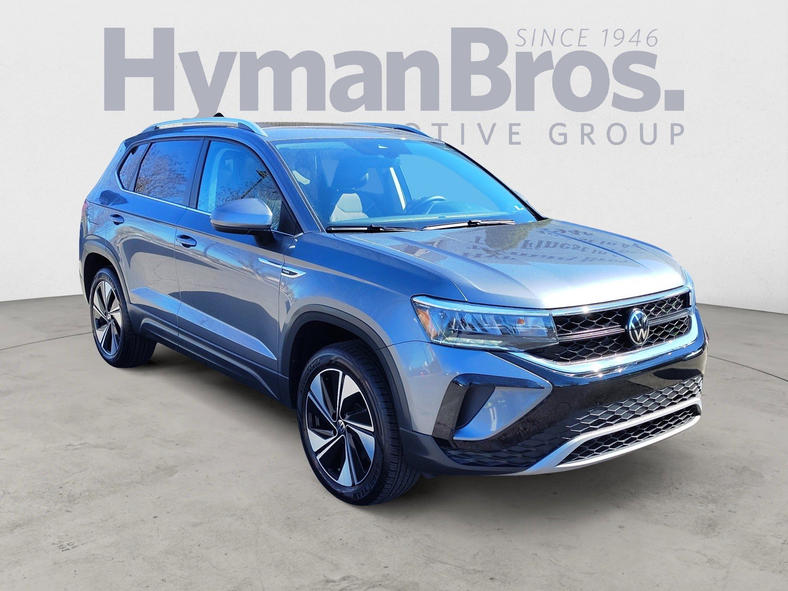 Used 2024 Volkswagen Taos SE w/ Panoramic Sunroof Package image 1