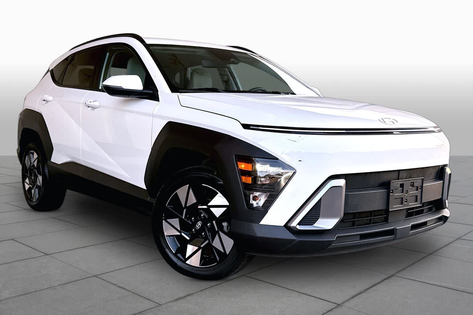 Used 2025 Hyundai Kona SEL AWD/4WD image 3