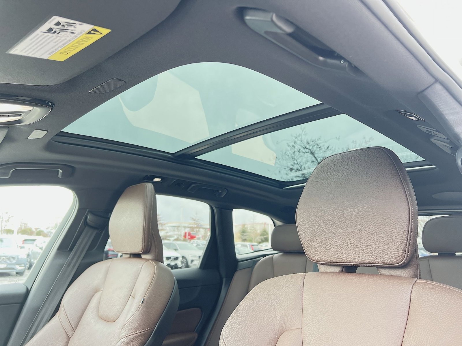 Certified 2023 Volvo XC60 B5 Plus w/ Climate Package image 24