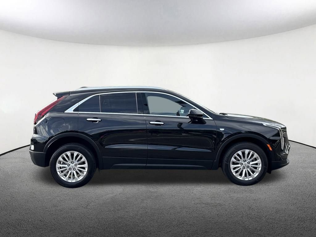 Certified 2024 Cadillac XT4 Luxury w/ Cold Weather Package image 6