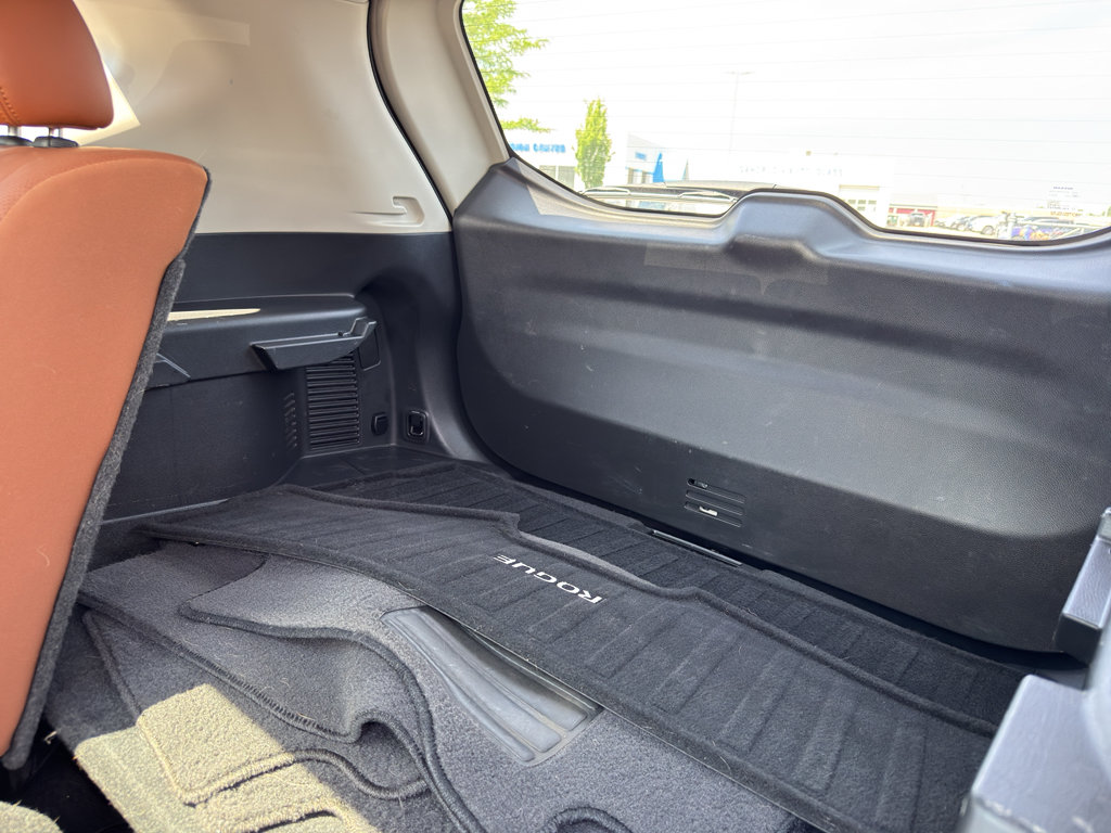 Used 2018 Nissan Rogue SL w/ Premium Package AWD/4WD image 32